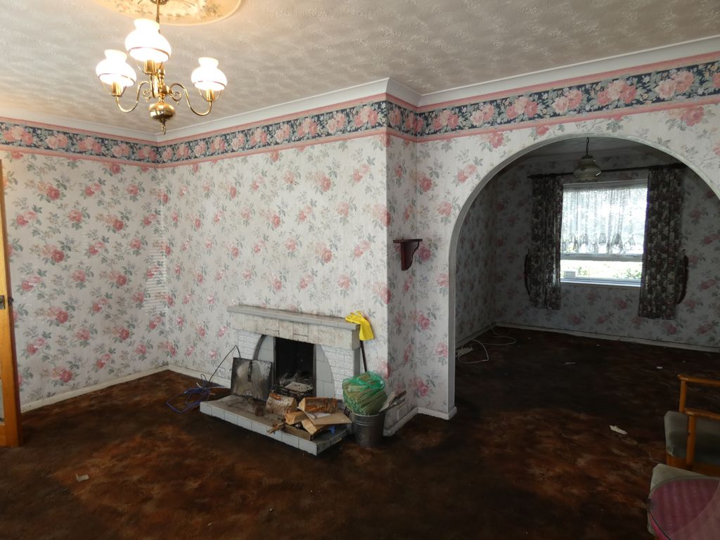 Lounge- click for photo gallery